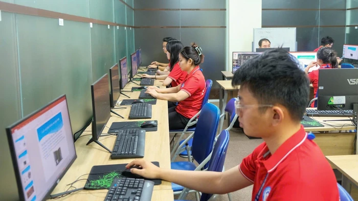 Sinh viên Trường Cao đẳng Công nghệ Sài Gòn. Ảnh: L.N