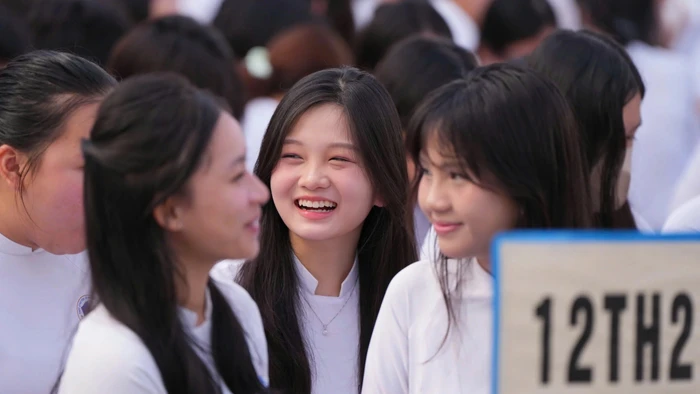 Học sinh lớp 12 TPHCM trong ngày tựu trường năm học 2025-2026. Ảnh minh họa: INT