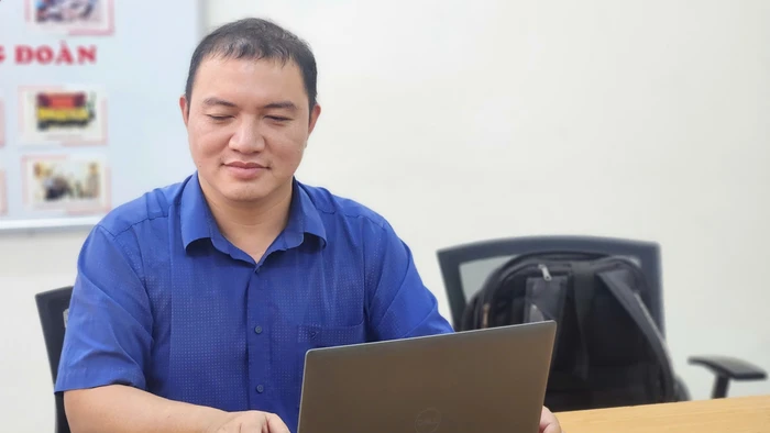 Thầy Nguyễn Quyết Thắng - giáo viên môn Toán. 