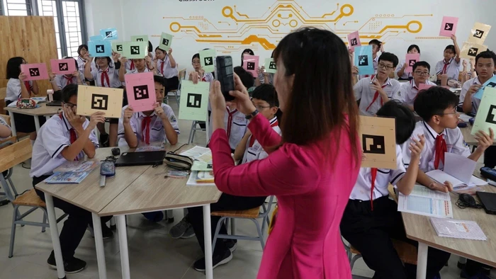 Một tiết học ứng dụng công nghệ chuyển đổi số, trí tuệ nhân tạo tại Trường THCS Mạc Đĩnh Chi (TPHCM). Ảnh minh họa: INT