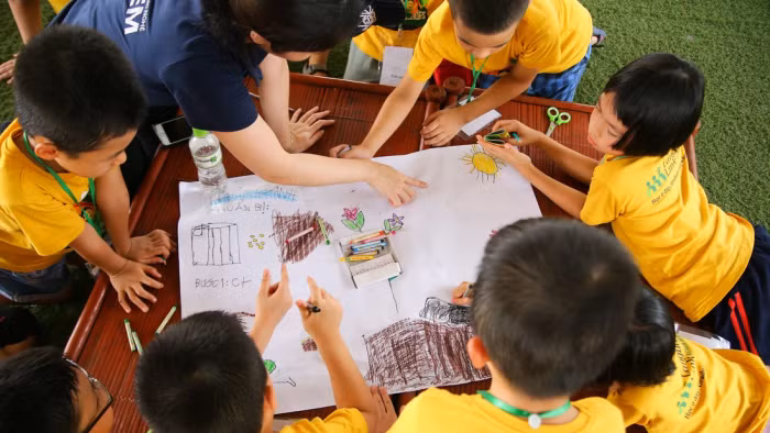 Nhiều phụ huynh cho rằng mùa Hè là dịp hiếm hoi để trẻ có thời gian gần gũi hơn với gia đình và thiên nhiên sau một năm học nhiều áp lực. Ảnh: INT.