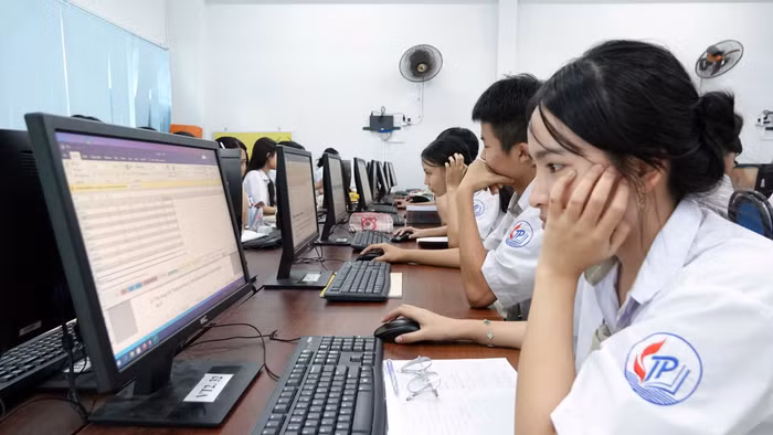 Để làm tốt bài thi trên máy tính, thí sinh cần thành thạo kỹ năng đánh máy nhanh, quản lý thời gian hiệu quả. Ảnh minh họa: INT