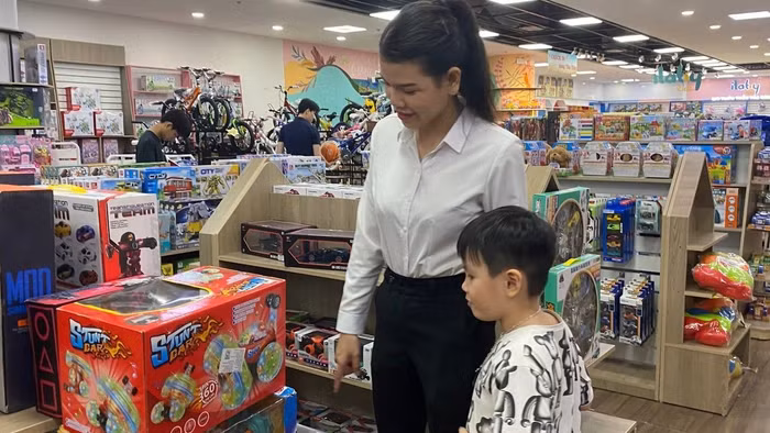 Ngày Quốc tế Thiếu nhi hiện nay phần nào phản chiếu áp lực làm cha mẹ trong xã hội hiện đại. Ảnh minh họa: INT.