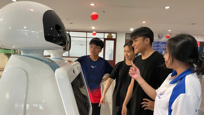 Sinh viên Trường Đại học Việt Đức trong một cuộc thi về học thuật. Ảnh: Hà An