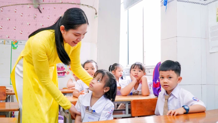 Cô trò Trường Tiểu học Ngô Quyền (TP Cần Thơ). Ảnh minh họa: Thành Thật