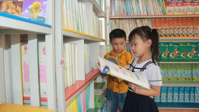 Tiết học thư viện của học sinh Trường Tiểu học Thạch Đài (phường Hà Huy Tập, Hà Tĩnh). Ảnh: Hồ Phương