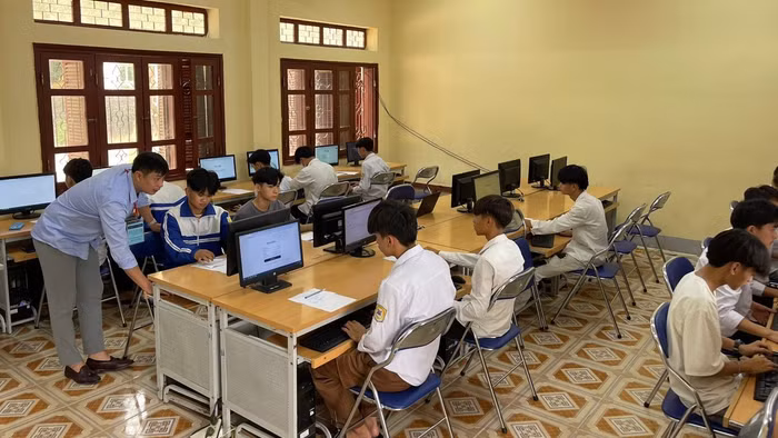 Trường THPT Mường Ảng (Điện Biên) thực hiện khảo sát thử nghiệm PISA năm 2024. 