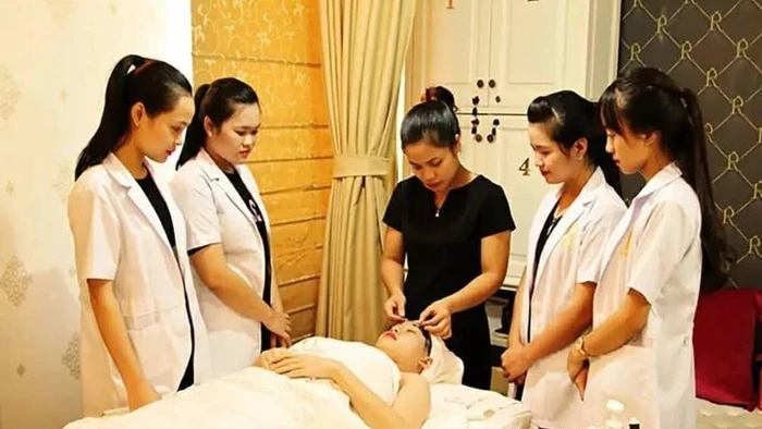 Sinh viên Trường Trung cấp Bách khoa Toàn Cầu được học và thực hành tại cơ sở sản xuất, kinh doanh thực tế.