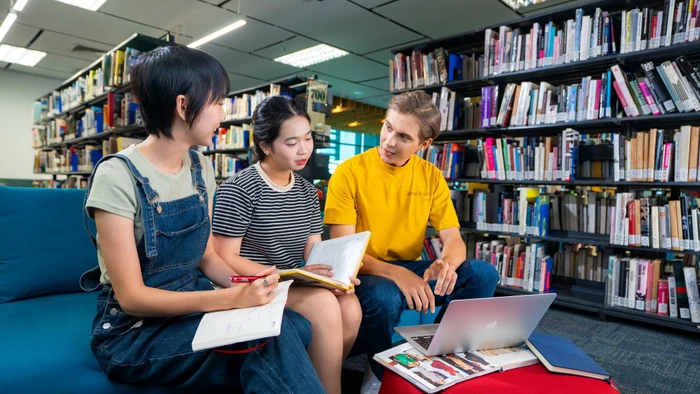 Sinh viên Trường Đại học RMIT Việt Nam. Ảnh: NTCC