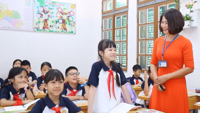 Giờ học của cô và trò Trường Tiểu học Trần Quốc Toản, phường Tô Hiệu (Sơn La). Ảnh: ITN