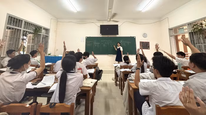 Giờ học tại Trường THPT Nguyễn Huệ (Vĩnh Long). Ảnh: NTCC
