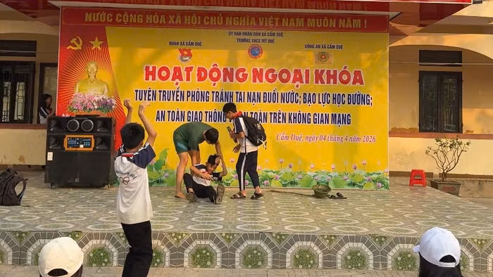 Trường THCS Mỹ Duệ (Hà Tĩnh) tổ chức tuyên truyền phòng chống đuối nước cho học sinh. 