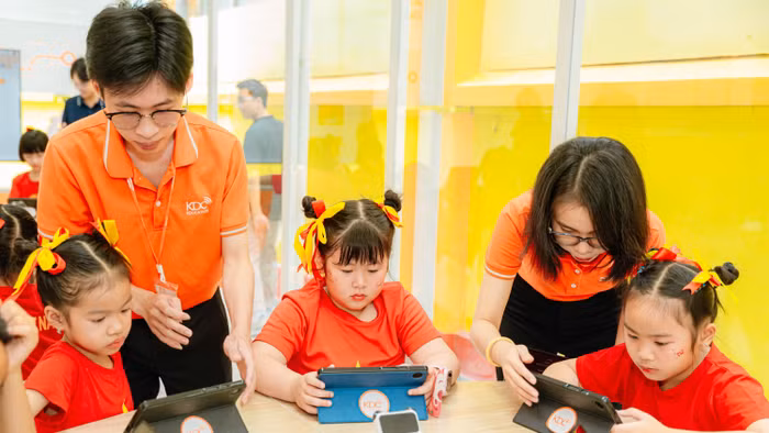 Phòng học kỹ năng công dân số tại Trường THPT Nguyễn Bỉnh Khiêm (phường Sài Gòn). Ảnh: MA