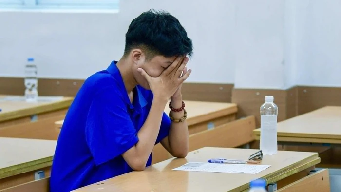 Không nên gây nhiều áp lực cho trẻ, vì điều này dễ dẫn đến stress và rối loạn tâm lý. Ảnh minh họa: ITN