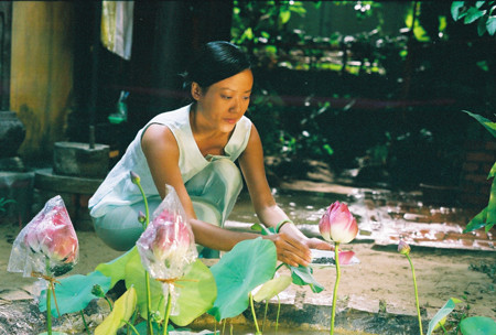Cuộc đời nữ diễn viên phim Người đẹp Tây Đô sau 19 năm ảnh 4 Một Hồng Ánh già dặn và từng trải hơn ở Trăng nơi đáy giếng