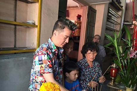 Điều ít biết về những người thân của Đàm Vĩnh Hưng - Ảnh 2 Dieu it biet ve nhung nguoi than cua Dam Vinh Hung - Anh 2