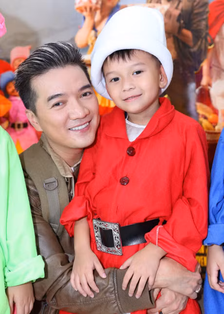 Dieu it biet ve nhung nguoi than cua Dam Vinh Hung - Anh 13