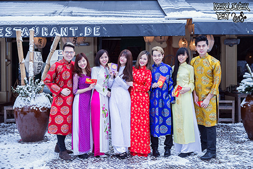 Các thành viên của Hội sinh viên Việt Nam Berlin - Potsdam rực rỡ với Áo dài Vân Nhung trong bộ ảnh 