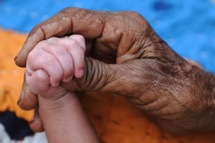 Người đàn bà nhẫn tâm bán con ruột và cháu ngoại mới sinh