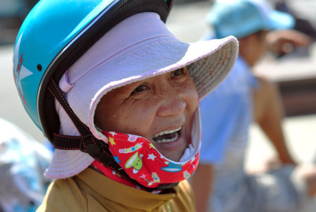 Cha truyền con nối nghề ném đá lùa cá vào bờ ở biển Vũng Tàu - Ảnh 10 Cha truyen con noi nghe nem da lua ca vao bo o bien Vung Tau - Anh 10