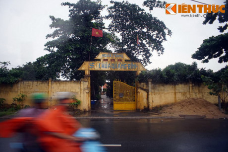 Thăm ngôi mộ đặc biệt của cố nhạc sĩ Trịnh Công Sơn - Ảnh 1 Tham ngoi mo dac biet cua co nhac si Trinh Cong Son - Anh 1