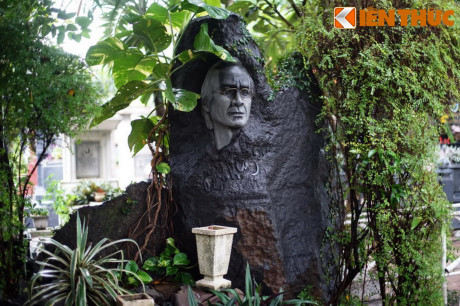 Thăm ngôi mộ đặc biệt của cố nhạc sĩ Trịnh Công Sơn - Ảnh 3 Tham ngoi mo dac biet cua co nhac si Trinh Cong Son - Anh 3