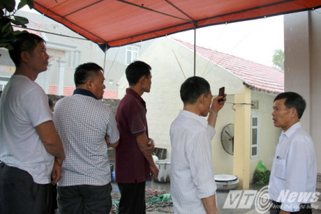 Tiếng gào khóc xé lòng người tại nhà phó tàu Hải Thành 26 - Ảnh 2 Tieng gao khoc xe long nguoi tai nha pho tau Hai Thanh 26 - Anh 2
