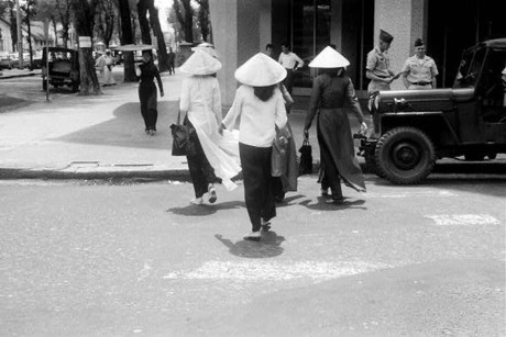 Ngay xuan, nhin lai thoi trang cua phu nu Sai Gon xua - Anh 10