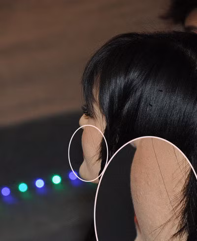 Lý Dĩnh Chi từng khổ sở với chiếc cằm lệch dù đã trang điểm khá cẩn thận.