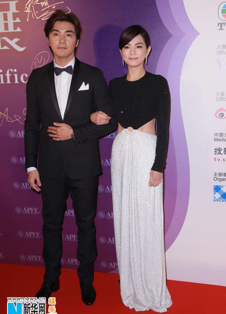 Ella sánh đôi Hạ Quân Tường. d15-1180-1387161731.jpg