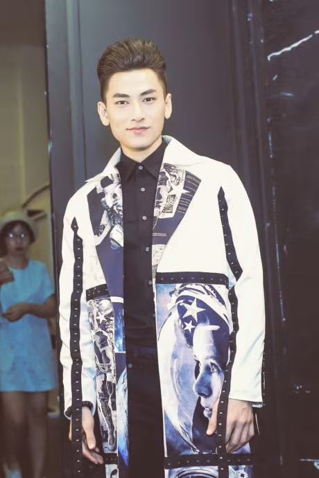 Do style thoi trang cua hai soai ca hot nhat V-biz: Issac va Rocker Nguyen - Anh 5