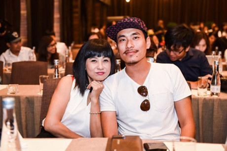 Bạn trai kém đến chục tuổi sở hữu điều gì để được mỹ nhân Việt yêu? - Ảnh 10 Ban trai kem den chuc tuoi so huu dieu gi de duoc my nhan Viet yeu? - Anh 10