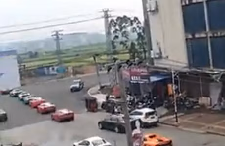 Chu re tang co dau 12 chong tien mat ngay trong dam cuoi - Anh 3