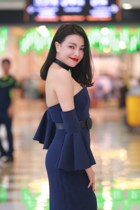 Trà Ngọc Hằng đọ vẻ sexy bên hot girl An Tra Ngoc Hang do ve sexy ben hot girl An