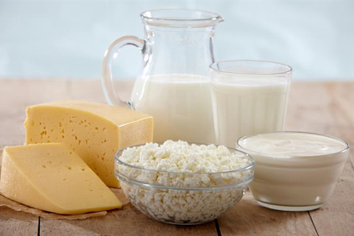 Người trưởng thành cần bao nhiêu canxi mỗi ngày?