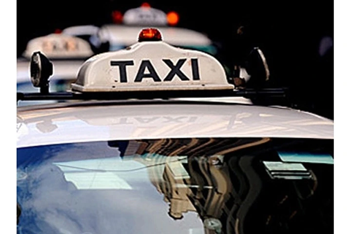 Tên cướp taxi bằng chai xịt khử mùi