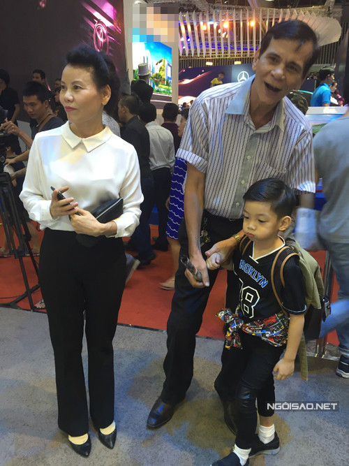 ha-ho-cho-be-subeo-di-dien-cung-8