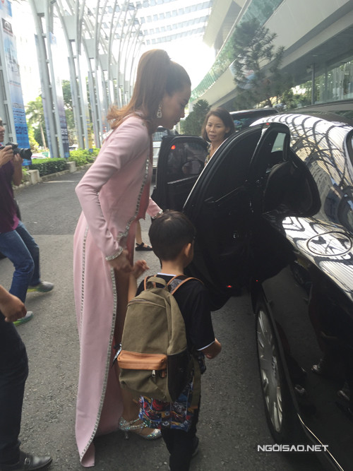 ha-ho-cho-be-subeo-di-dien-cung-11