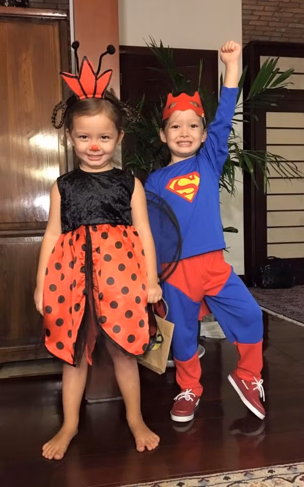 Cuối tuần bận rộn của cặp song sinh nhà Hồng Nhung