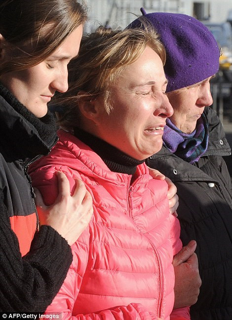 Nỗi đau phủ kín thân nhân hành khách vụ máy bay Nga rơi - ảnh 5