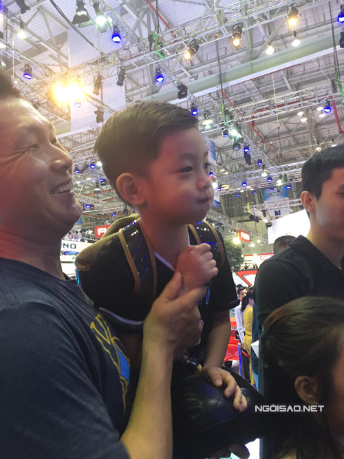 ha-ho-cho-be-subeo-di-dien-cung-4