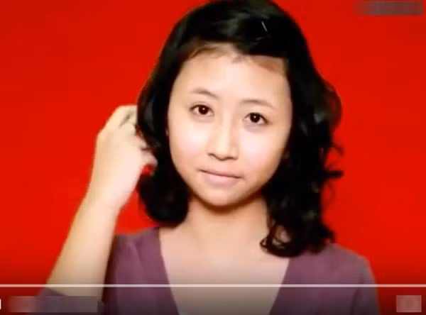  Và cũng có những giây phút, Quỳnh Anh Shyn trở nên khác lạ, khó nhận ra khi thiếu vũ khí quan trọng của phái yếu. 