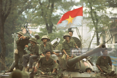 Ảnh không thể quên về Sài Gòn ngày 30/4/1975 của Getty (1) - Ảnh 3 Anh khong the quen ve Sai Gon ngay 30/4/1975 cua Getty (1) - Anh 3
