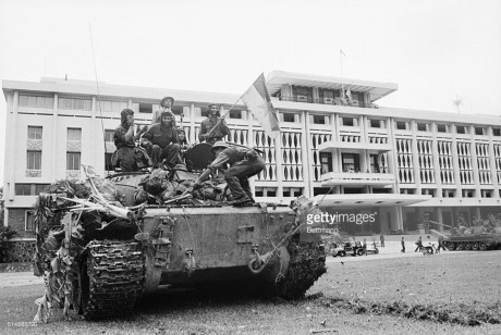 Ảnh không thể quên về Sài Gòn ngày 30/4/1975 của Getty (1) - Ảnh 7 Anh khong the quen ve Sai Gon ngay 30/4/1975 cua Getty (1) - Anh 7