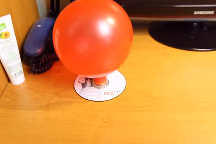 Tự chế đĩa bay đồ chơi cho trẻ nhỏ nhà bạn