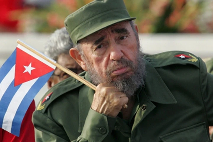 Đồng chí Fidel Castro đã được Đảng và Nhà nước Việt Nam trao tặng Huân chương Sao Vàng vào năm 1982 và Huân chương Hồ Chí Minh vào năm 1989.