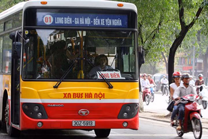 Vì sao người dân không mặn mà với xe bus?