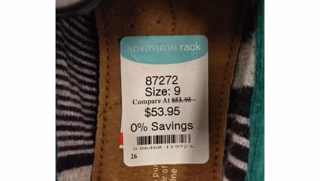 Bat cuoi voi nhung khuyen mai te hai va la doi ngay Black Friday - Anh 13