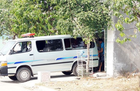 Khám nghiệm tử thi điều tra nghi án chồng sát hại vợ rồi tự sát - Ảnh 1 Kham nghiem tu thi dieu tra nghi an chong sat hai vo roi tu sat - Anh 1