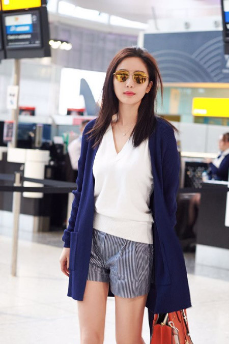 Mặt mộc vẫn xinh đẹp như hoa, ai bảo Dương Mịch phẫu thuật thẩm mỹ? - Ảnh 4 Mat moc van xinh dep nhu hoa, ai bao Duong Mich phau thuat tham my? - Anh 4